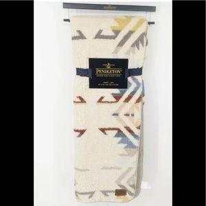 Pendleton Aztec Sherpa Throw Blanket Reversible